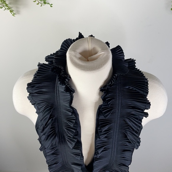 BCBG Max Azria ruffle front halter dress - Picture 5 of 13